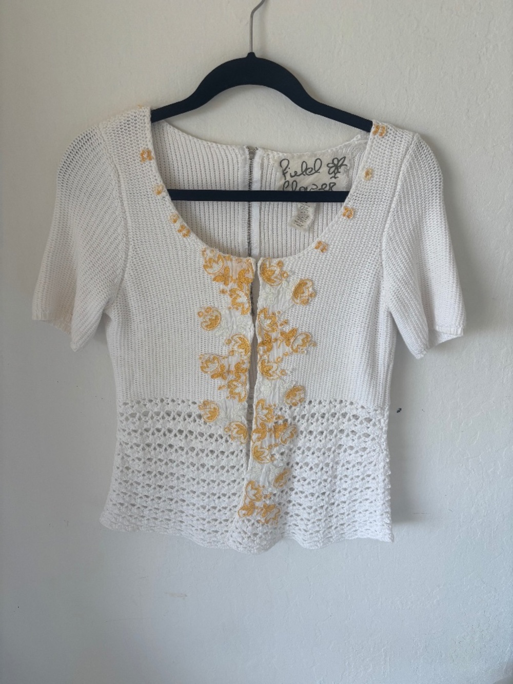 Anthropologie Sweater Field&Flower White and Yellow  Floral Knit Top, size med